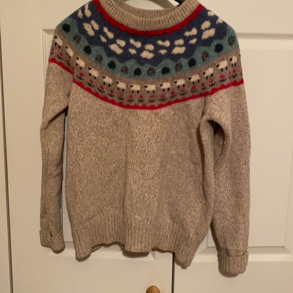 Eddie Bauer sweater size of tag fits like Medium